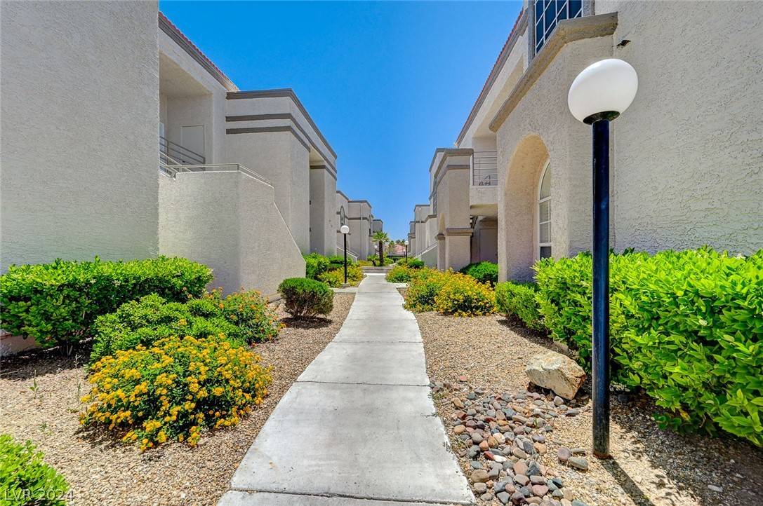 Las Vegas, NV 89128,3150 Soft Breezes DR #2027