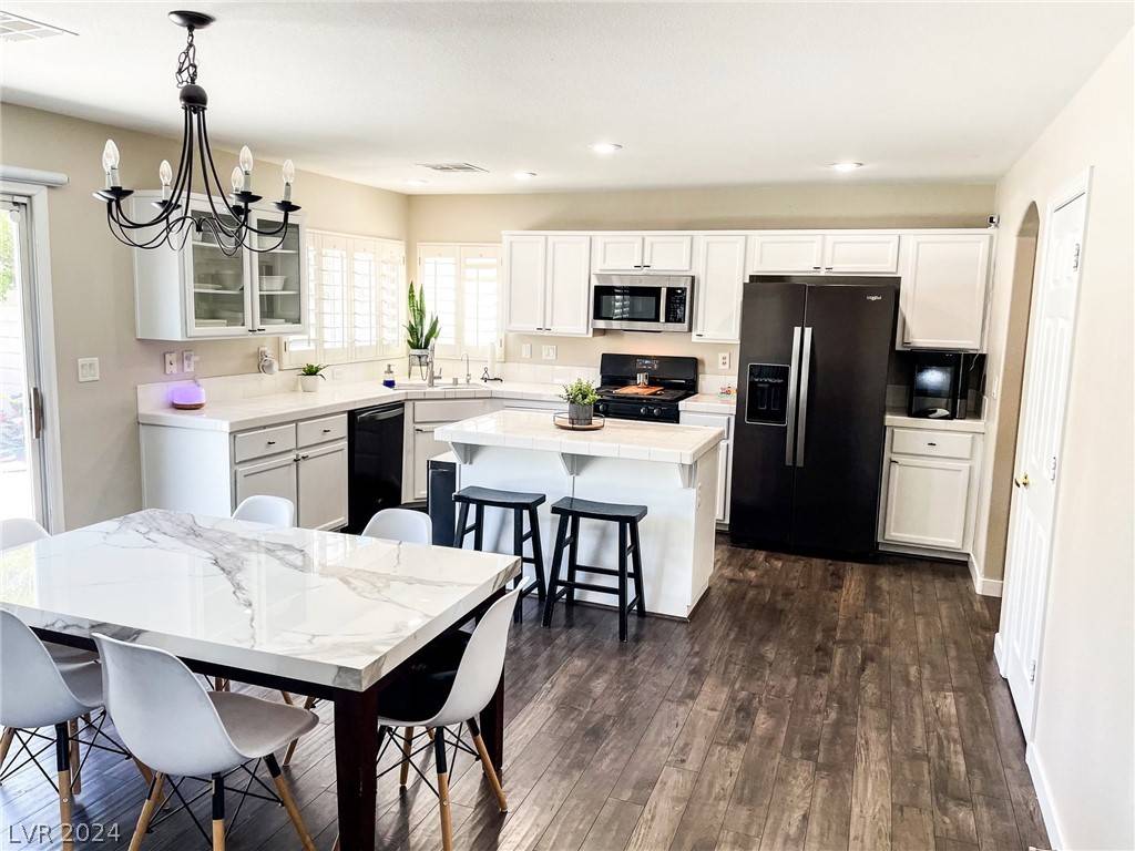 Las Vegas, NV 89183,878 Dancing Vines AVE