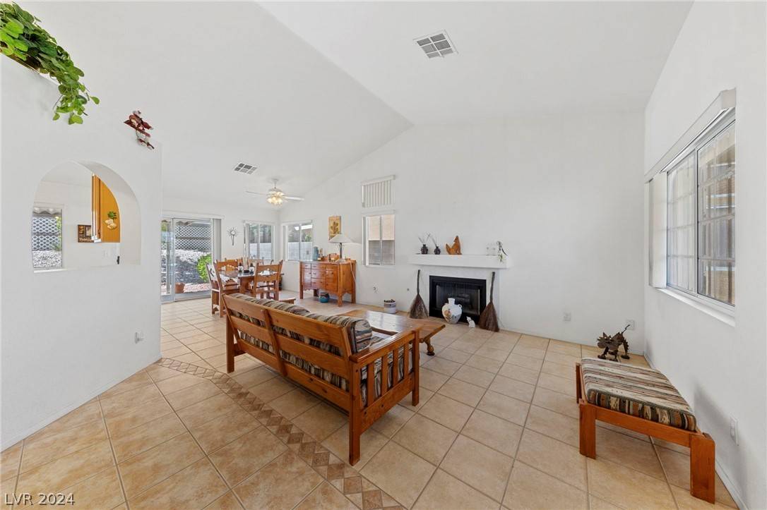 Henderson, NV 89002,138 Red Coral DR