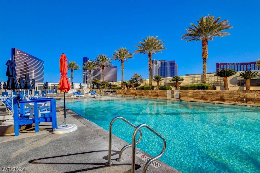 Las Vegas, NV 89109,2000 N Fashion Show DR #3416