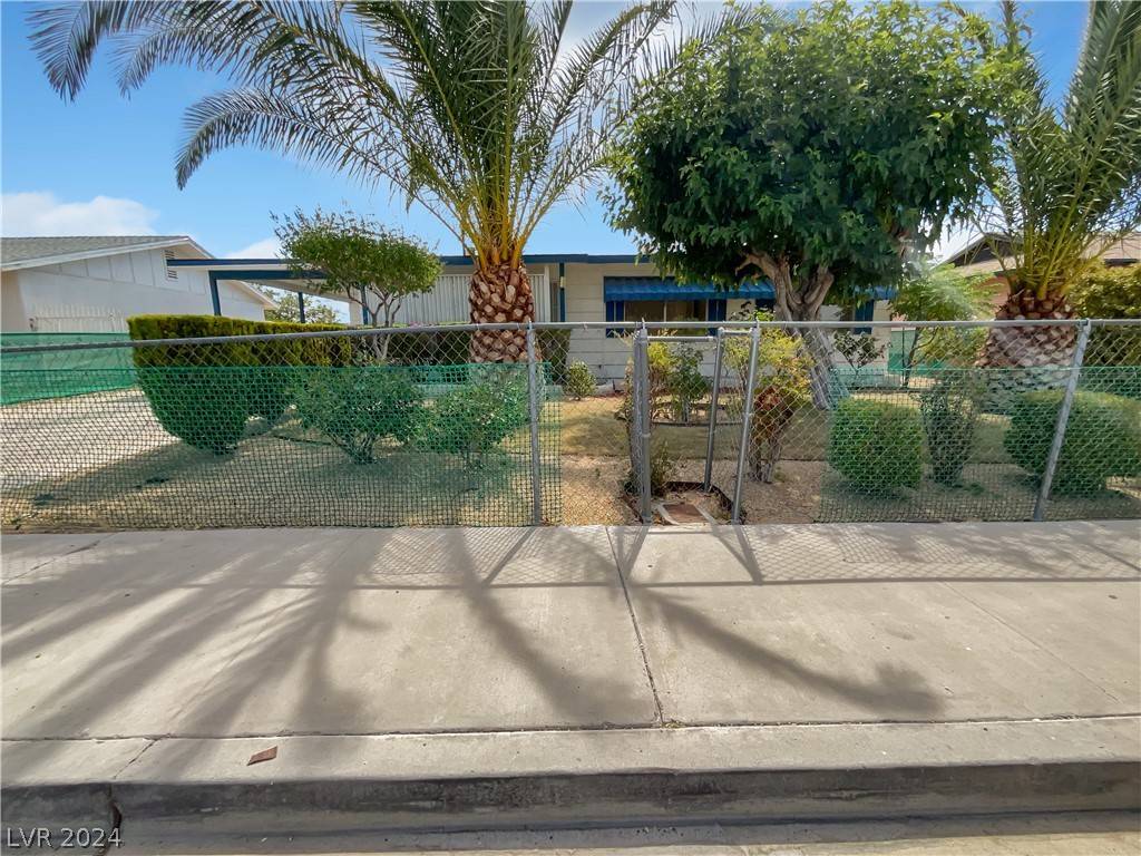 Las Vegas, NV 89107,725 Carpenter DR