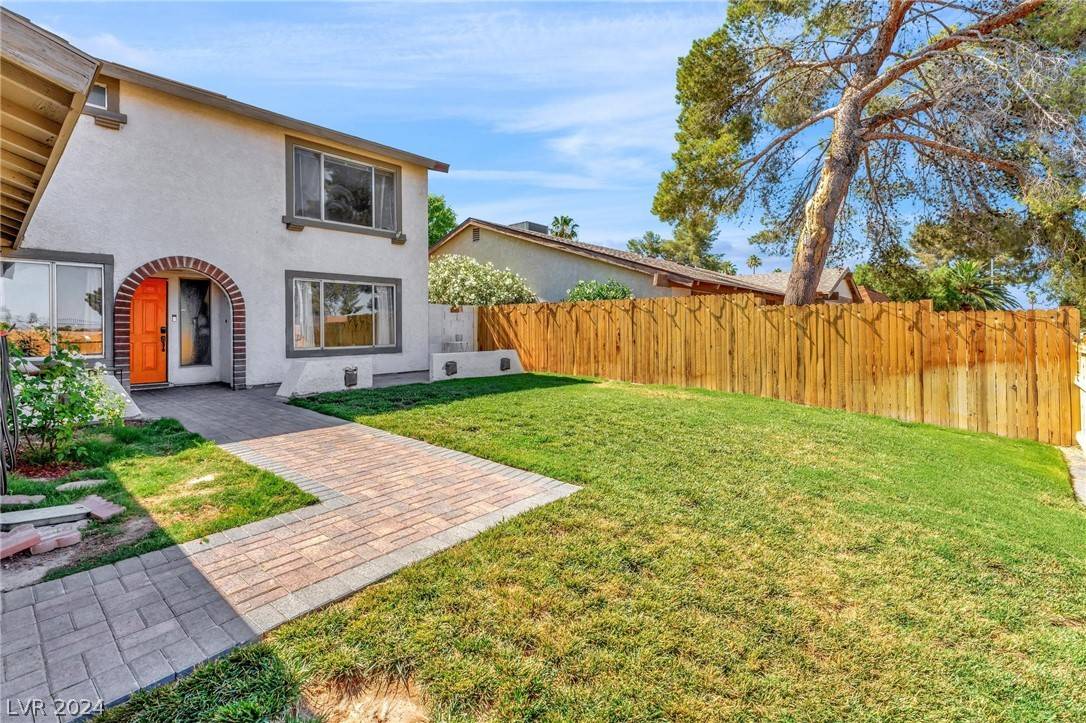Las Vegas, NV 89120,5373 Annie Oakley DR