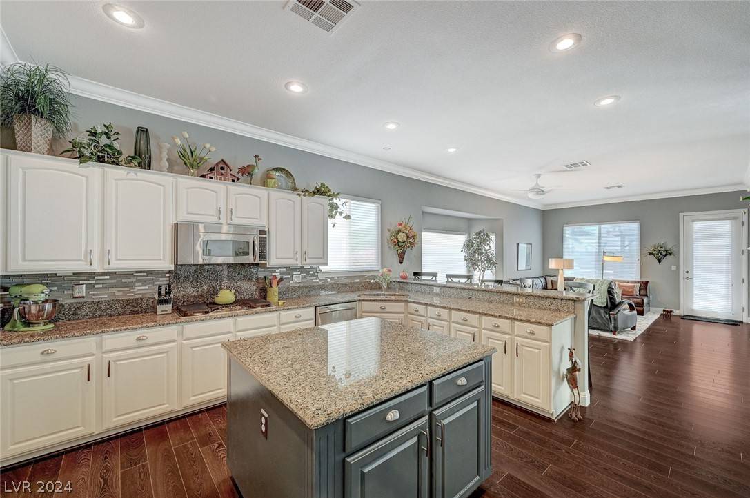 Las Vegas, NV 89123,277 White Willow AVE
