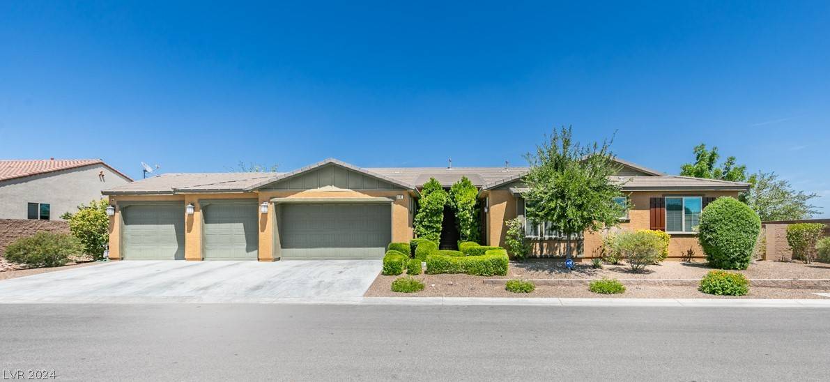Las Vegas, NV 89113,8882 Crescent Lake ST