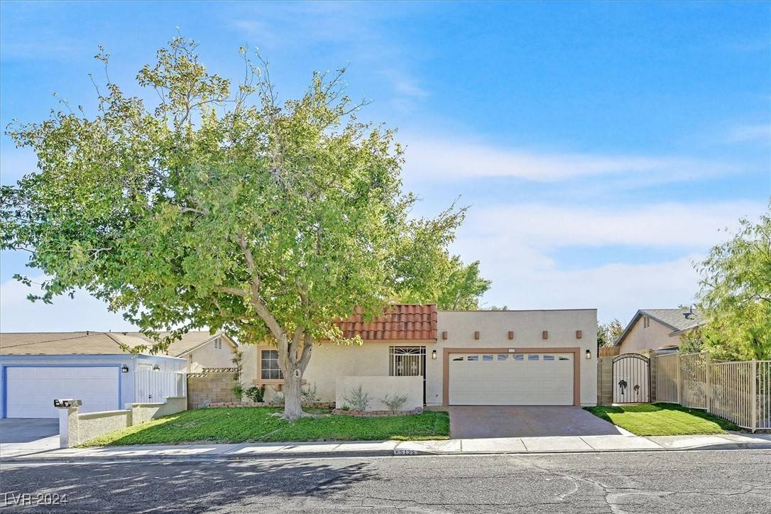 Las Vegas, NV 89122,5135 Brownwood AVE