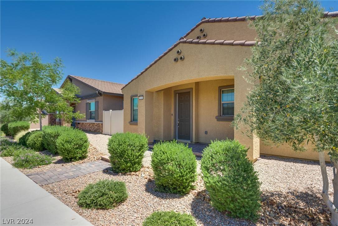 Henderson, NV 89011,747 Agave Falls ST