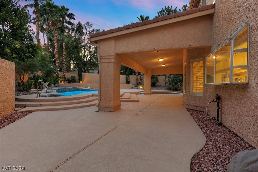 Henderson, NV 89074,183 Banbury CT
