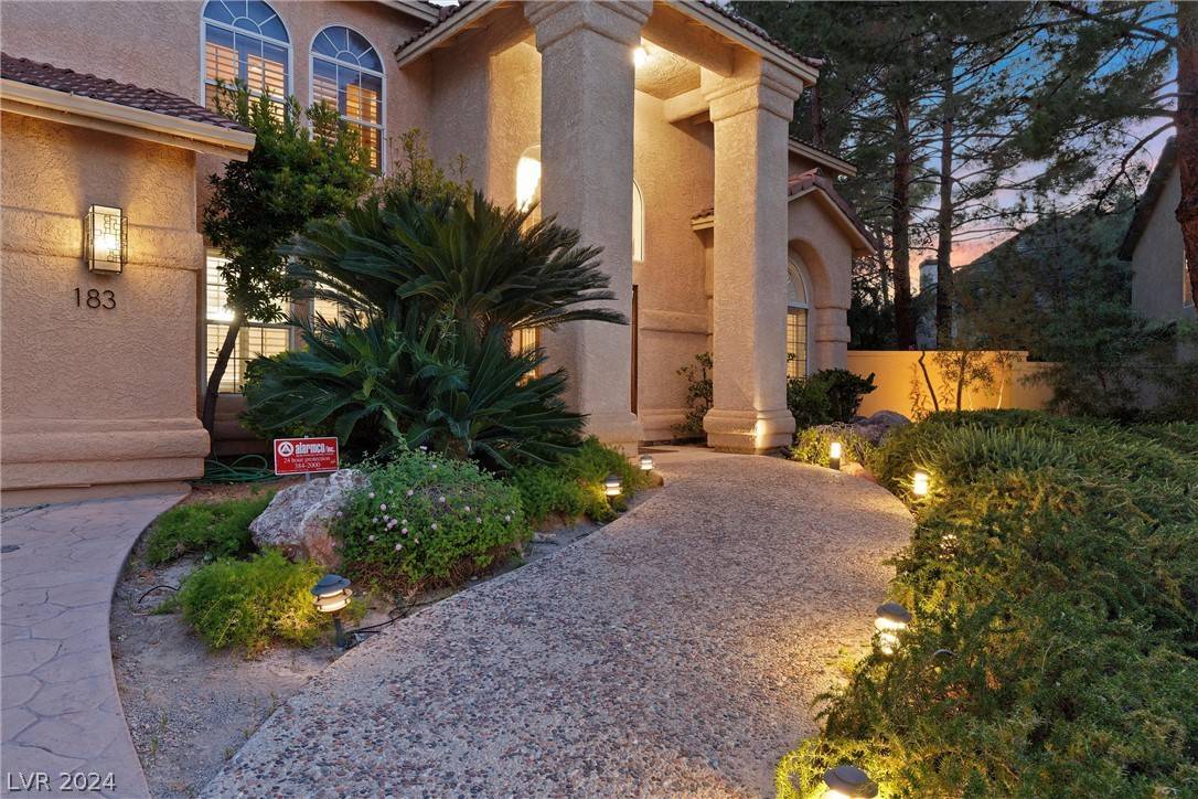 Henderson, NV 89074,183 Banbury CT
