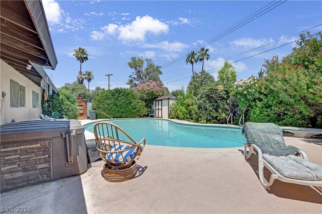 Las Vegas, NV 89107,102 MARIGOLD LN