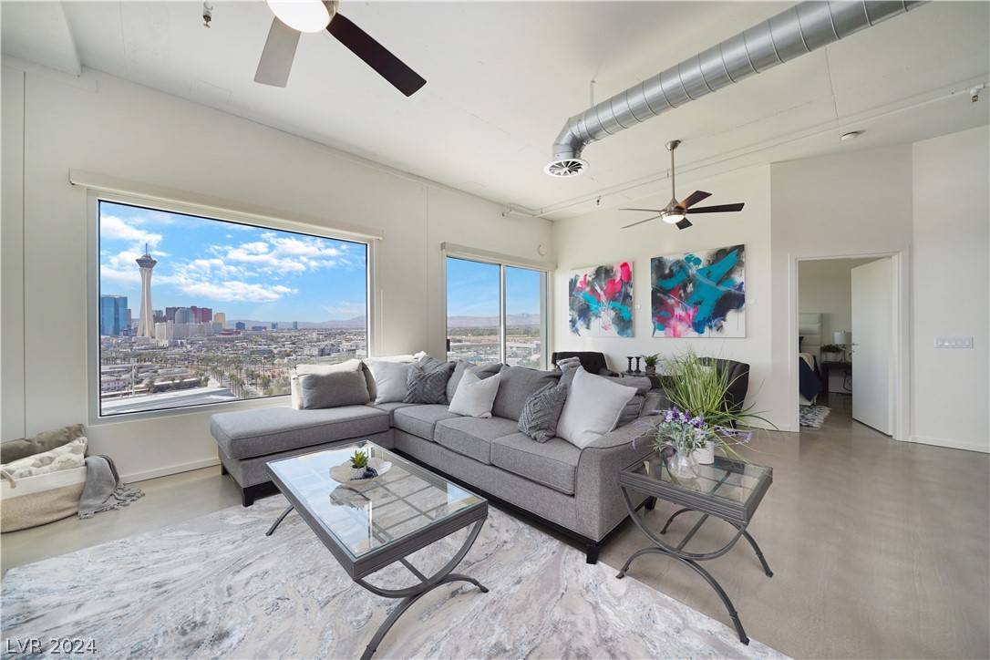 Las Vegas, NV 89101,900 S Las Vegas BLVD #1207