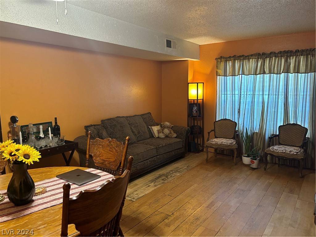 Las Vegas, NV 89107,804 N Torrey Pines DR #0