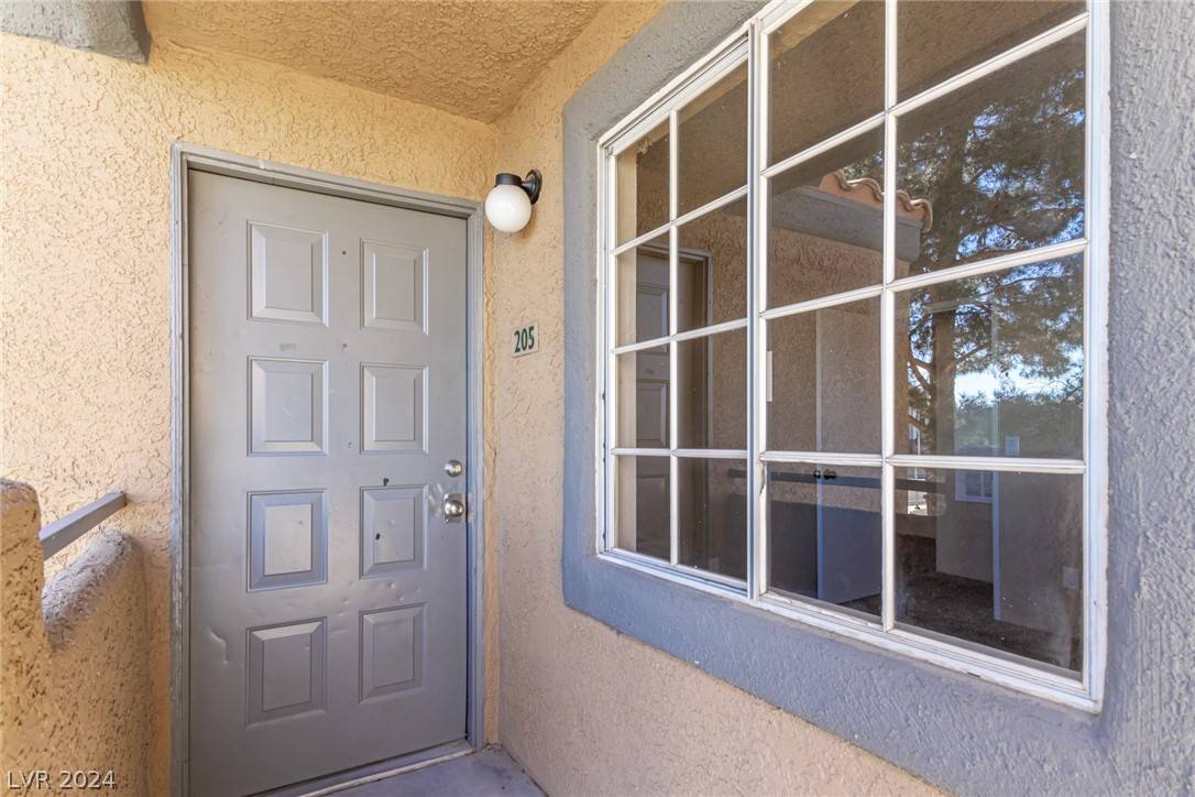 Las Vegas, NV 89107,230 Mission Catalina LN #205