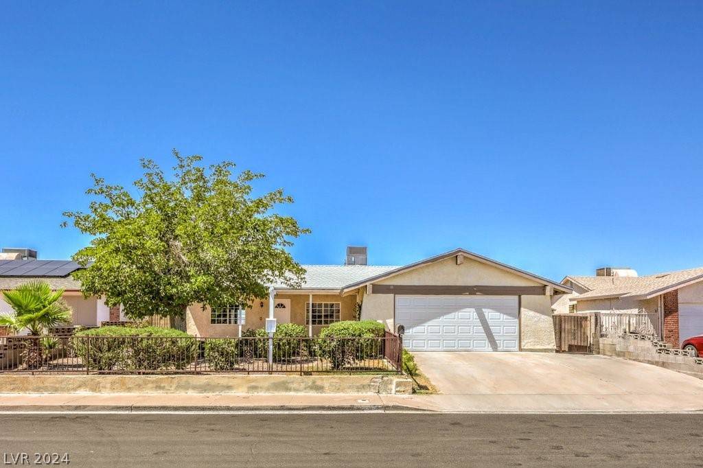 Henderson, NV 89002,111 Glen Oak DR