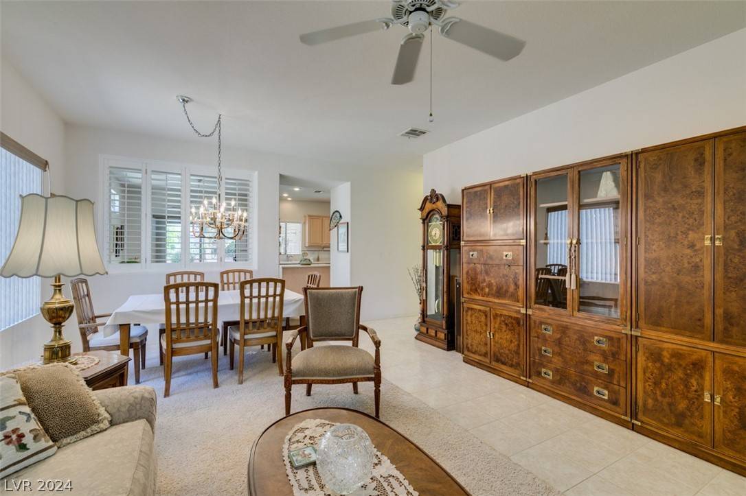 Henderson, NV 89012,2084 Desert Woods DR
