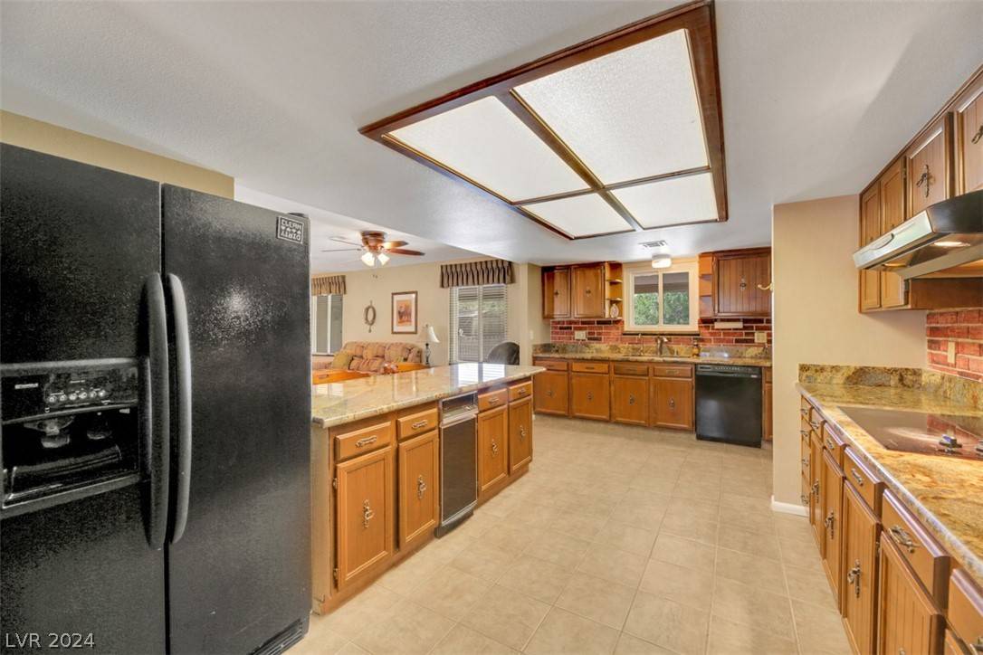 Henderson, NV 89002,1570 Palomino DR
