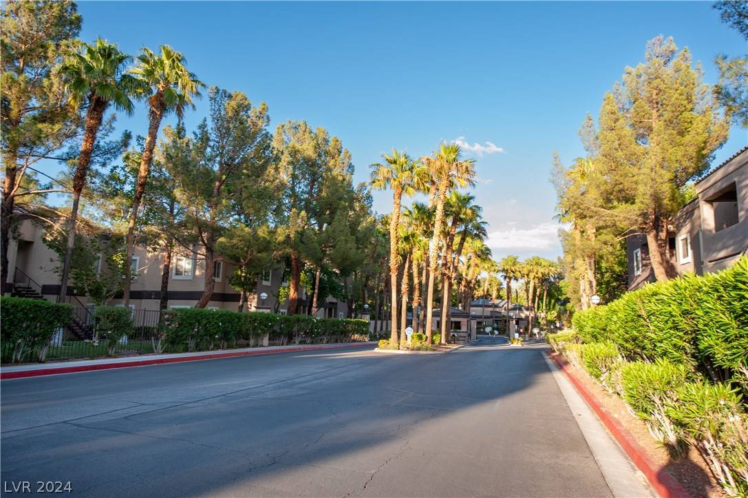 Las Vegas, NV 89118,5250 S Rainbow BLVD #1049