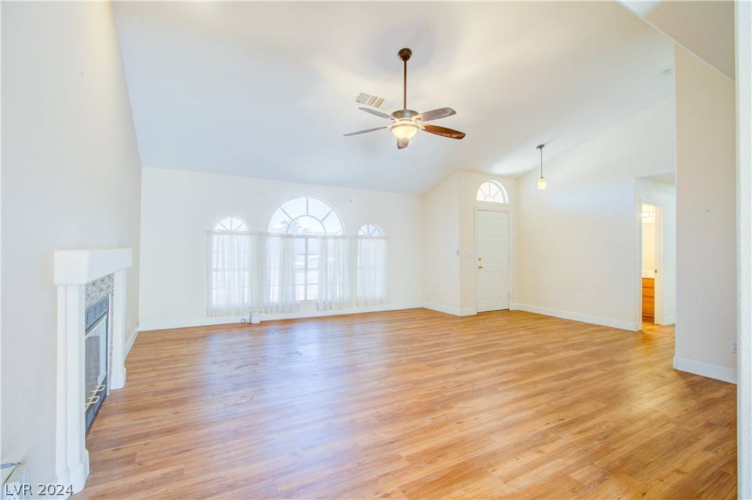 Henderson, NV 89015,305 Oak Canyon DR