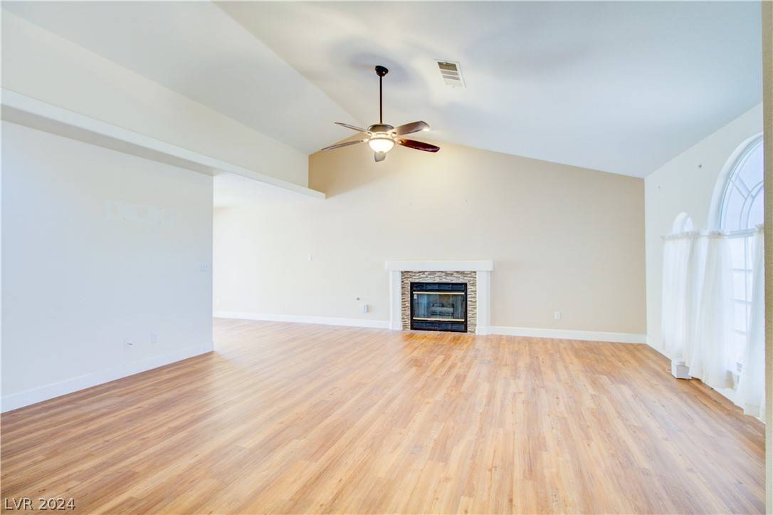 Henderson, NV 89015,305 Oak Canyon DR