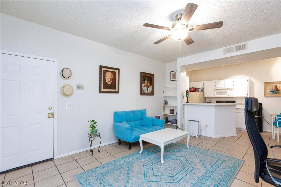 Las Vegas, NV 89118,5130 S Jones BLVD #106