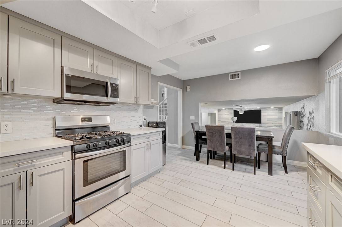 Las Vegas, NV 89103,6781 Greengrove DR