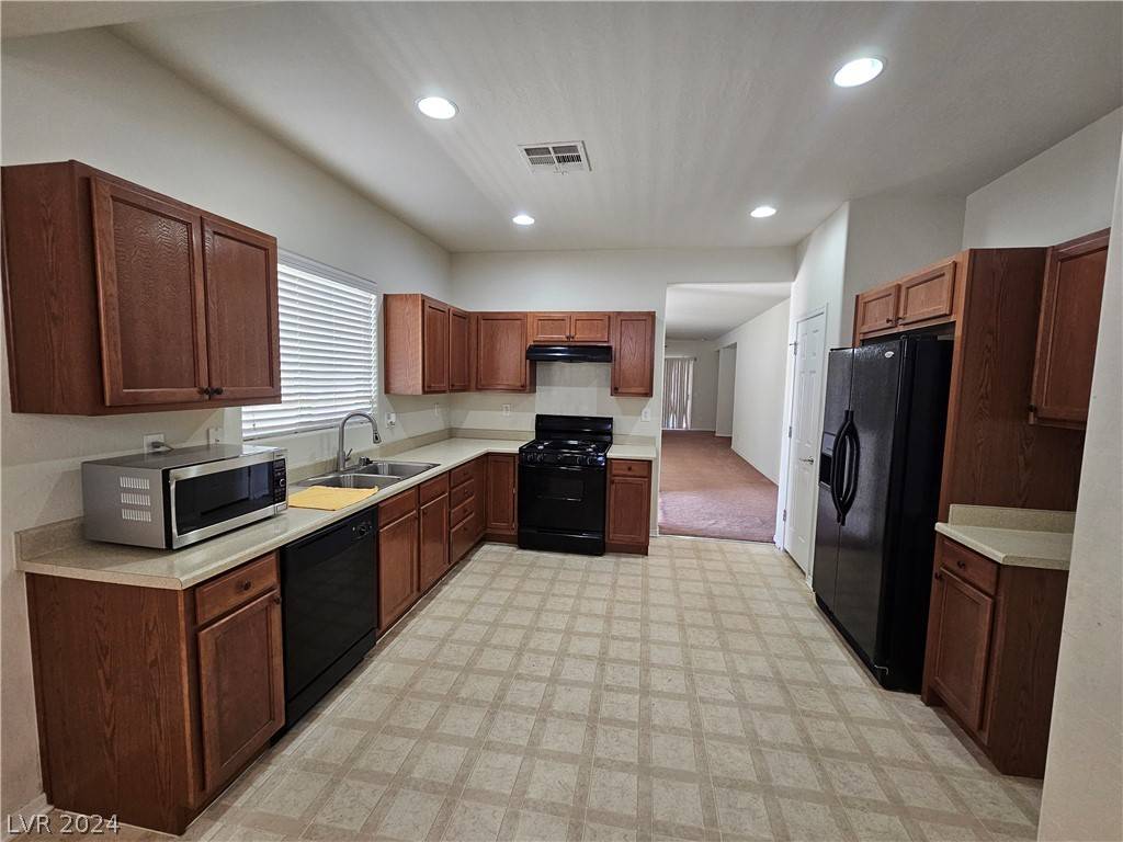Las Vegas, NV 89122,6072 Corbin AVE