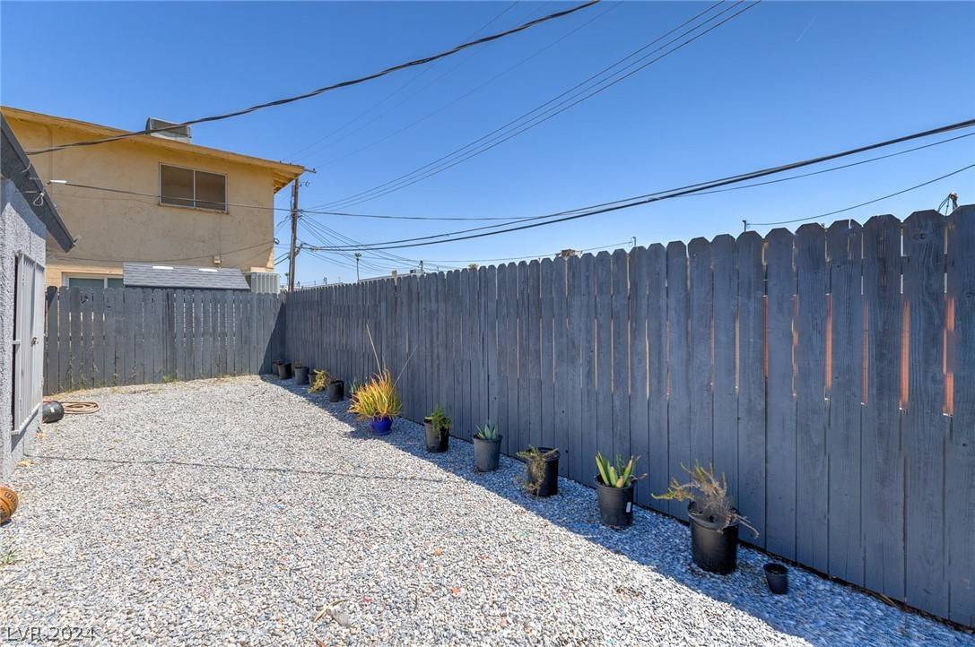 Las Vegas, NV 89104,1901 Santa Paula DR
