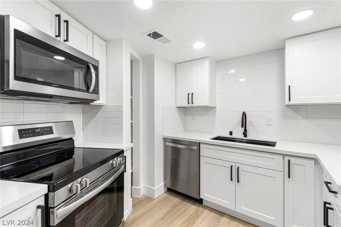 Las Vegas, NV 89115,3750 Shirebrook DR #54