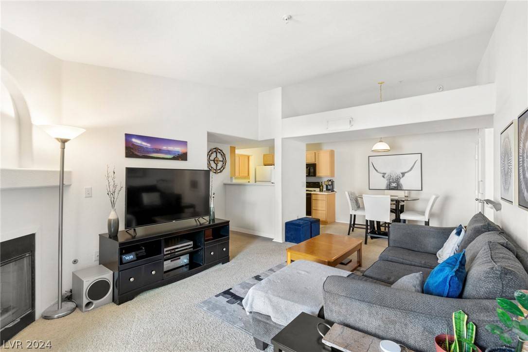 Henderson, NV 89052,950 Seven Hills DR #1027