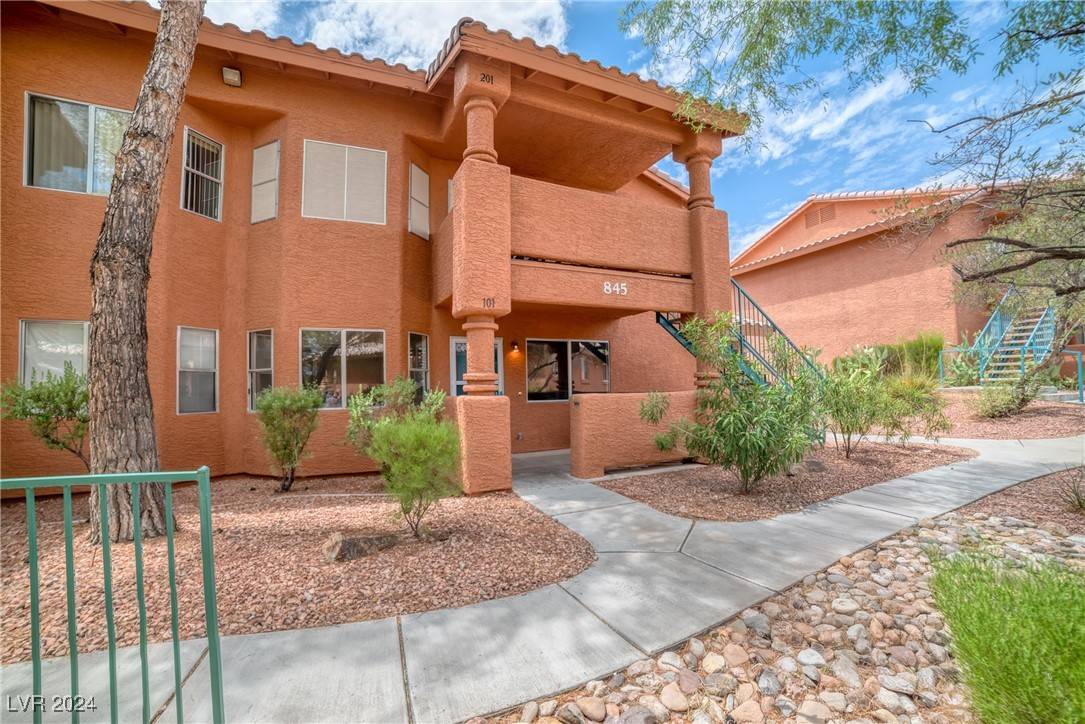 Mesquite, NV 89027,845 Mesquite Springs DR #102