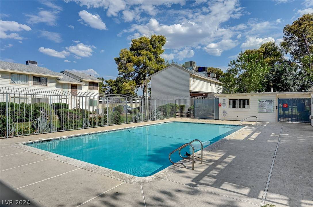 Las Vegas, NV 89121,4770 Topaz ST #18