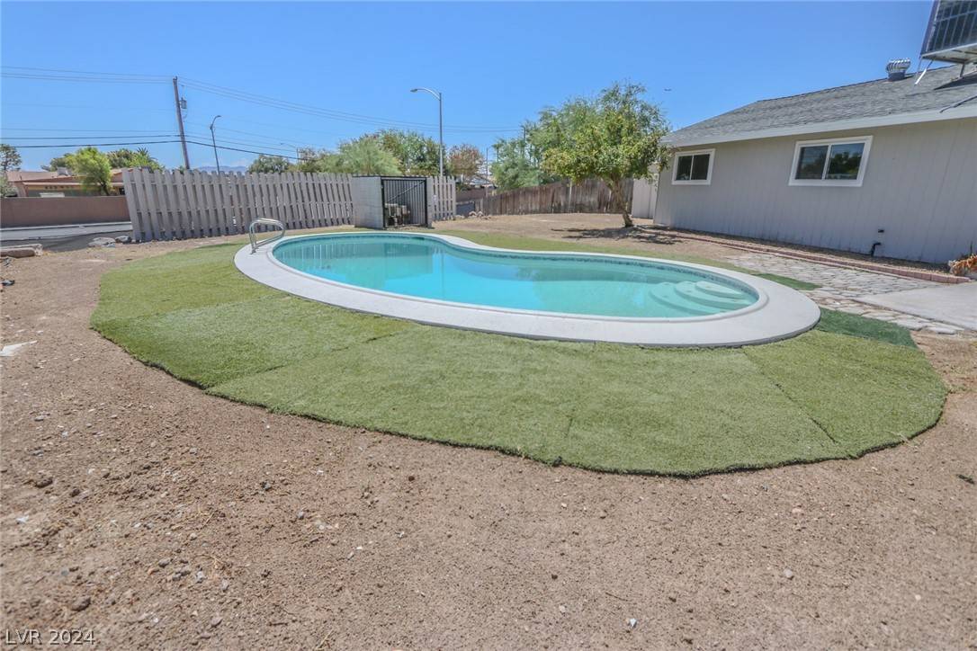 Las Vegas, NV 89120,4980 Saratoga CIR