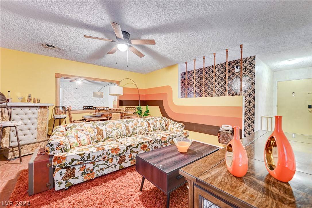 Las Vegas, NV 89107,5809 Heron AVE