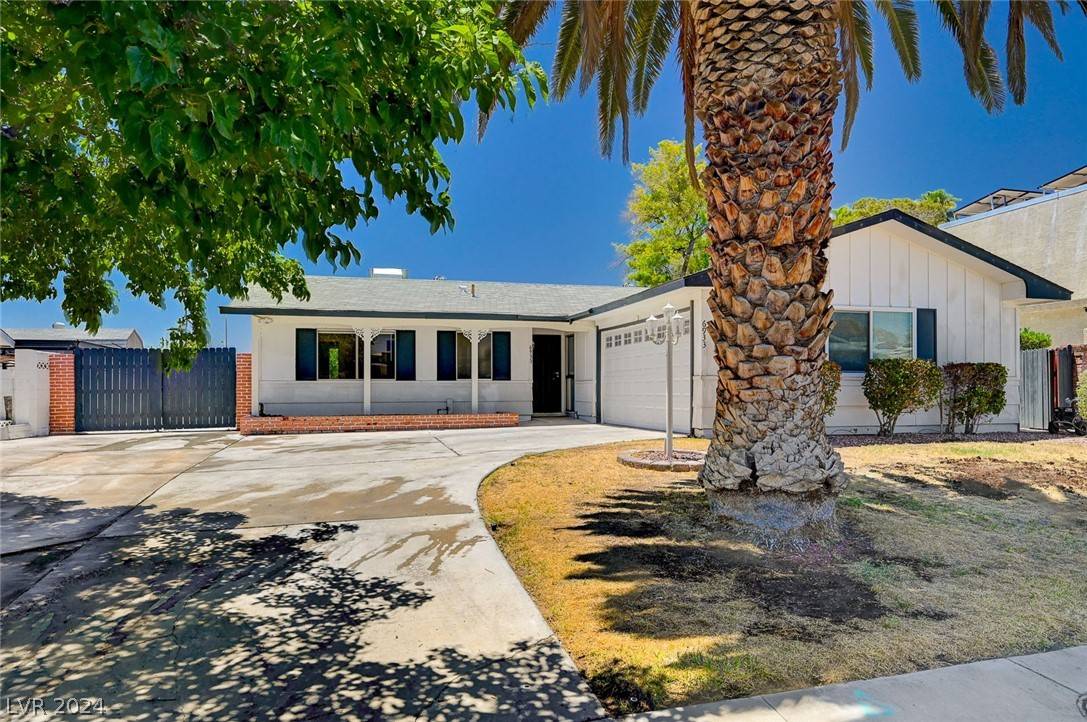 Las Vegas, NV 89145,6933 Singing Dunes LN