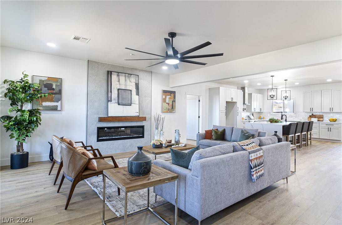 Henderson, NV 89015,335 N Orleans ST
