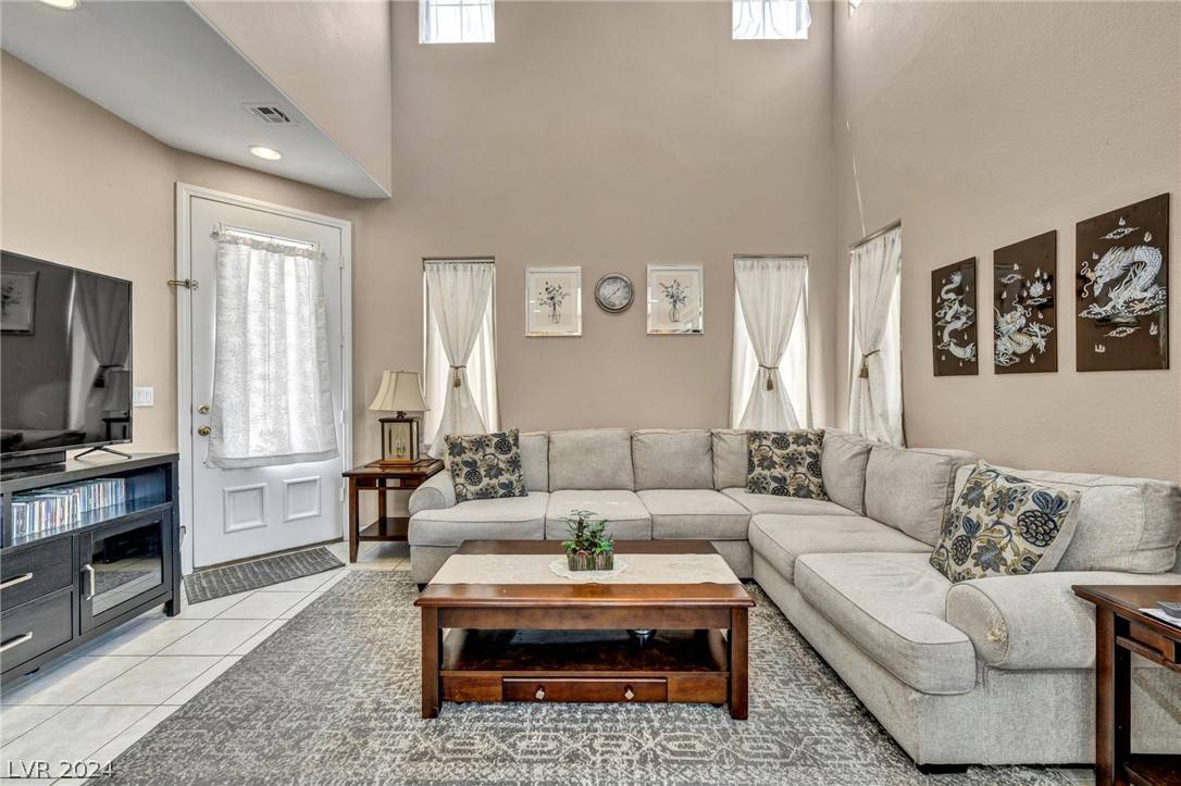 Las Vegas, NV 89139,5290 Paiute Pine CT