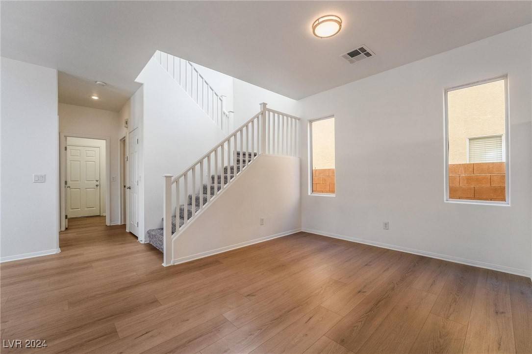Las Vegas, NV 89147,8092 Retriever AVE
