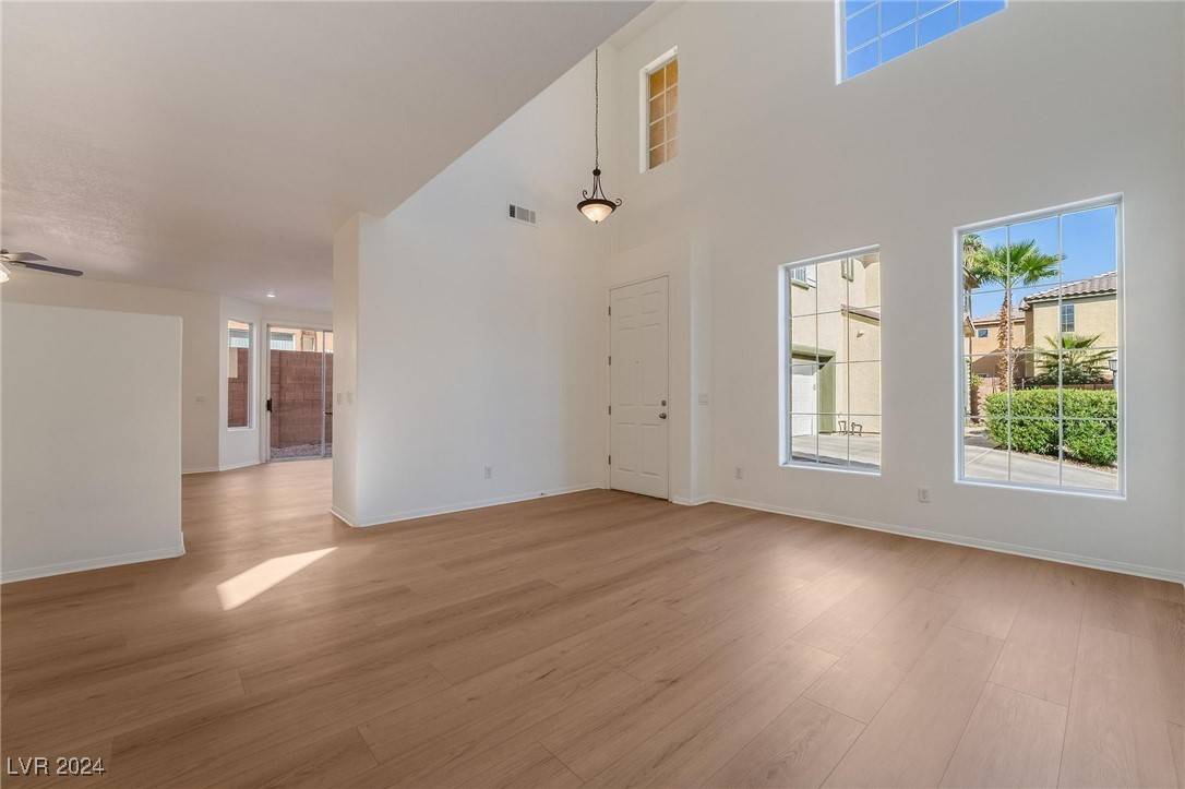 Las Vegas, NV 89147,8092 Retriever AVE