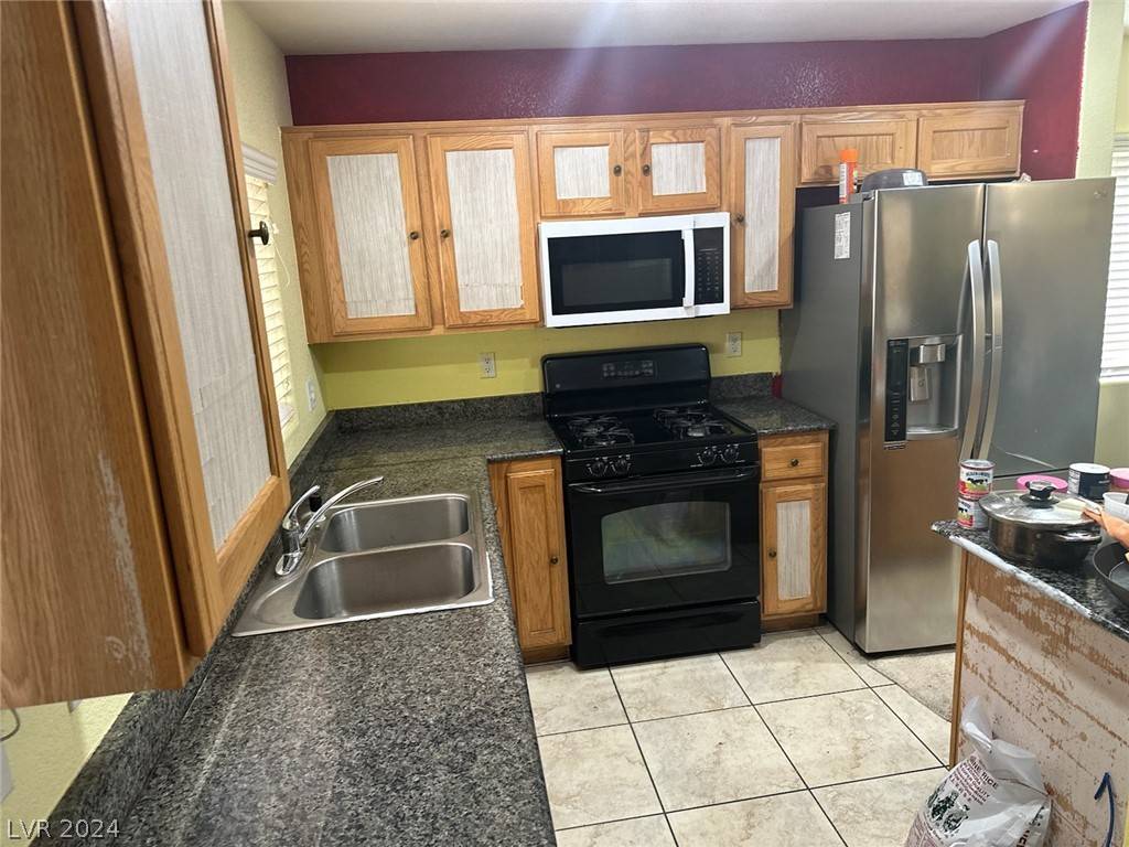 Las Vegas, NV 89122,6493 Ness Gardens CT