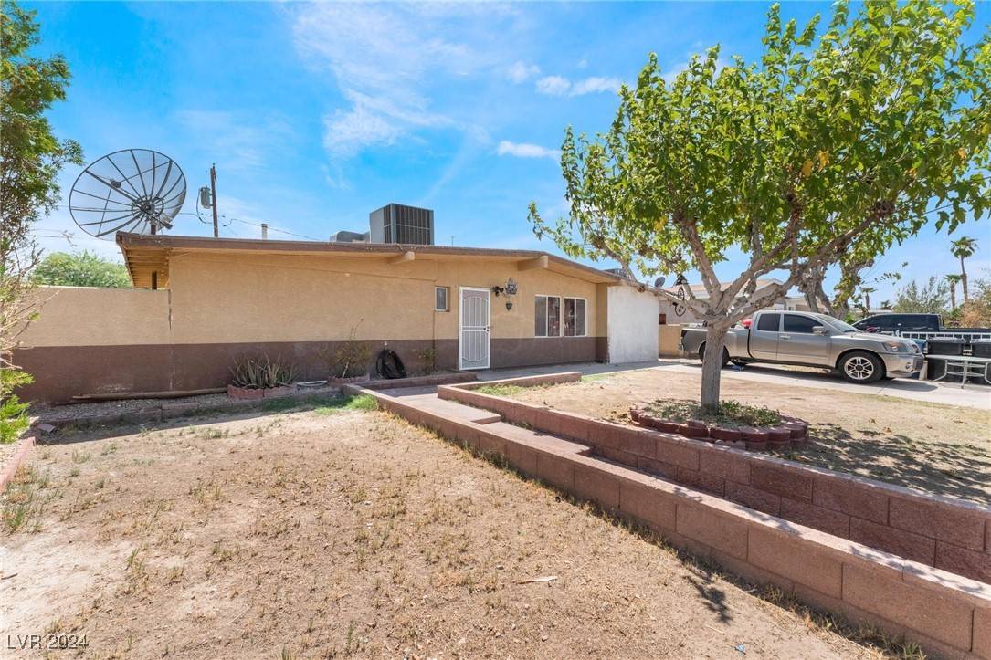 North Las Vegas, NV 89030,2803 Flower AVE