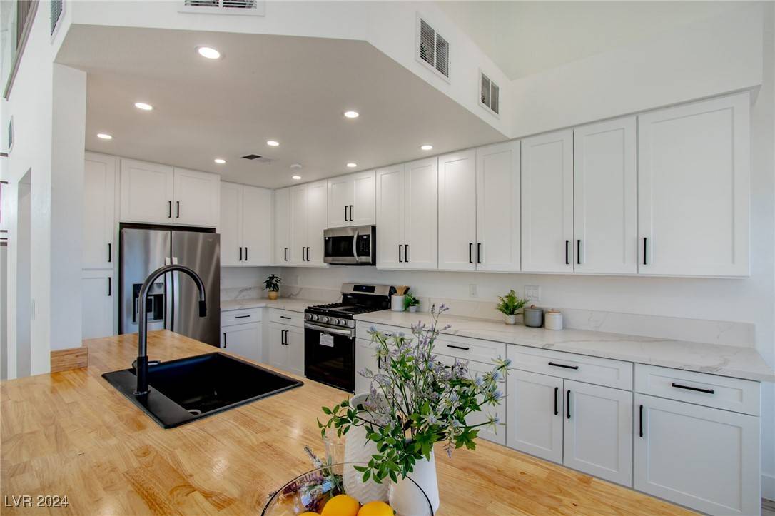 Henderson, NV 89014,1930 Magnolia DR
