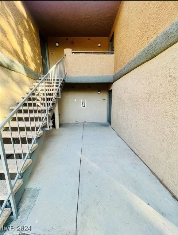 Las Vegas, NV 89107,220 Mission Newport LN #104