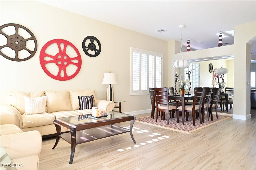 Las Vegas, NV 89144,408 Bloomingdale CT