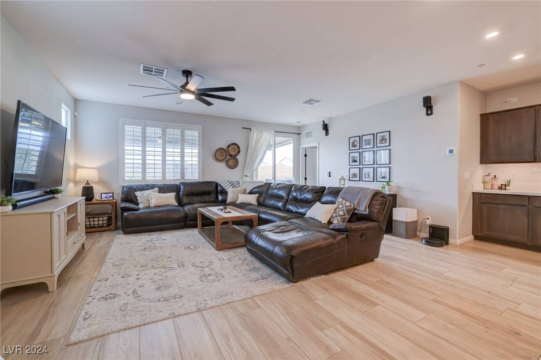 Las Vegas, NV 89166,10941 Oregano AVE