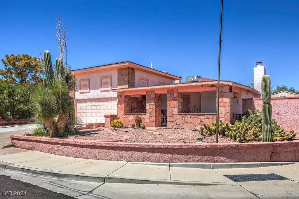 Henderson, NV 89002,220 Autumn CT