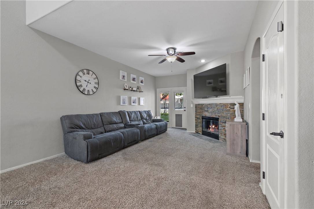 Henderson, NV 89002,2438 Wrangler Walsh LN