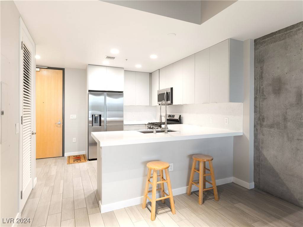 Las Vegas, NV 89101,353 E Bonneville AVE #557