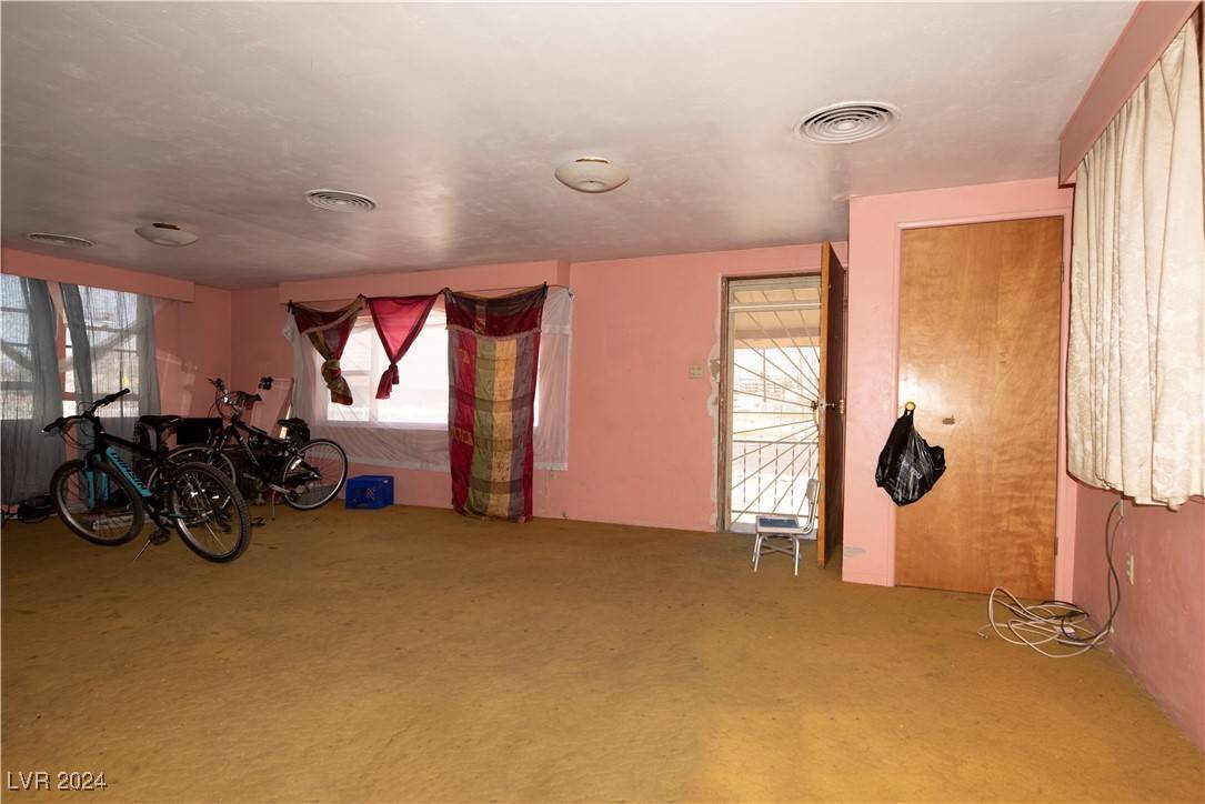 Las Vegas, NV 89101,316 N 10th ST