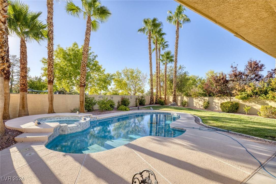 Henderson, NV 89052,1002 Prestige Meadows PL