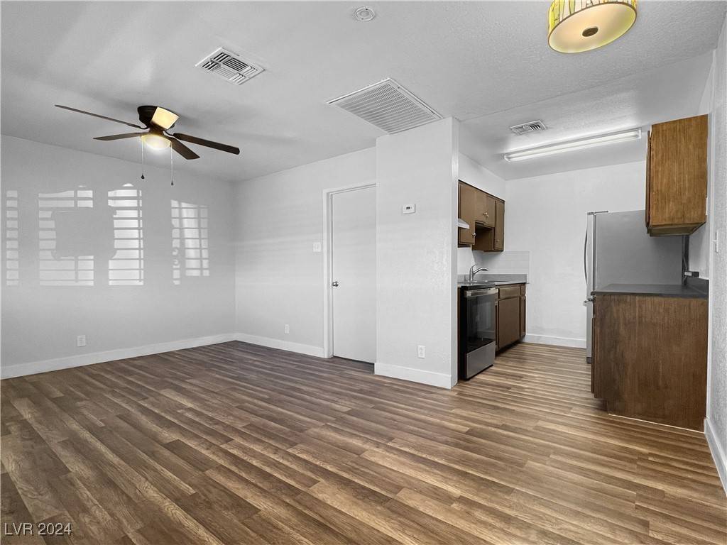Las Vegas, NV 89122,6019 Clark ST