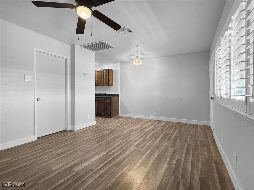 Las Vegas, NV 89122,6019 Clark ST